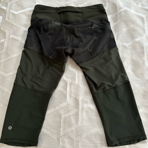 Lululemon Training Tough Crop *Full-On Luxtreme - Picture 2 of 4